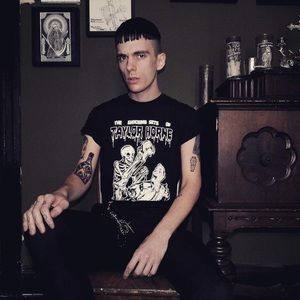 “SHOCKING SETS” TEE